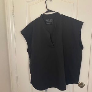 RAFAELA™ FIGS SCRUB TOP BLACK